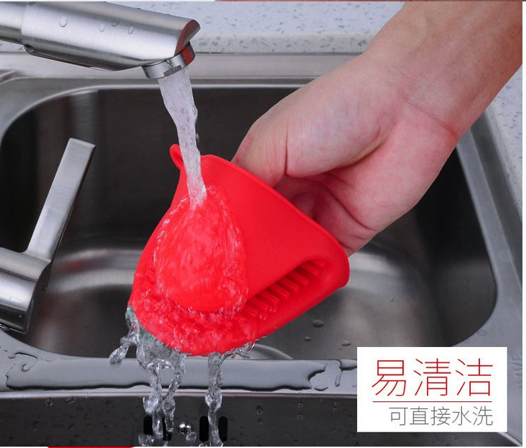 Thickened silicone gloves microwave oven pretty hot warm heating hand clip
