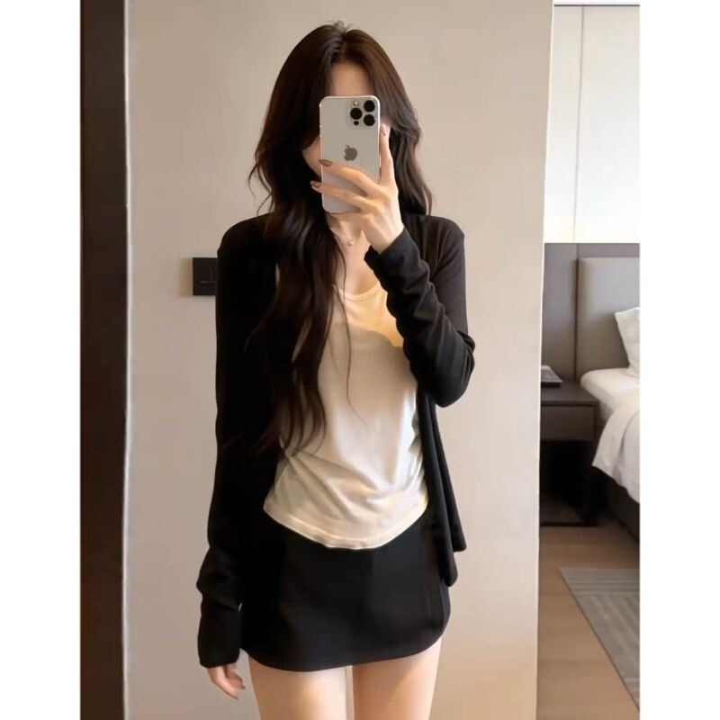 Korean-style outfits are incredibly stylish; here’s a complete spring/summer 2026 collection featuring a new black cardigan top and a matching skirt, sold as a three-piece set Korean-style outfits are incredibly stylish; here’s a complete spring/summer 2026 collection featuring a new black cardigan top and a matching skirt, sold as a three-piece set