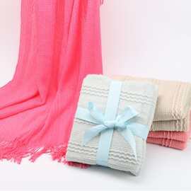 厂家供应各类柔暖亲肤舒适冬季仿羊绒经编毯子梭织毯子针织毯子