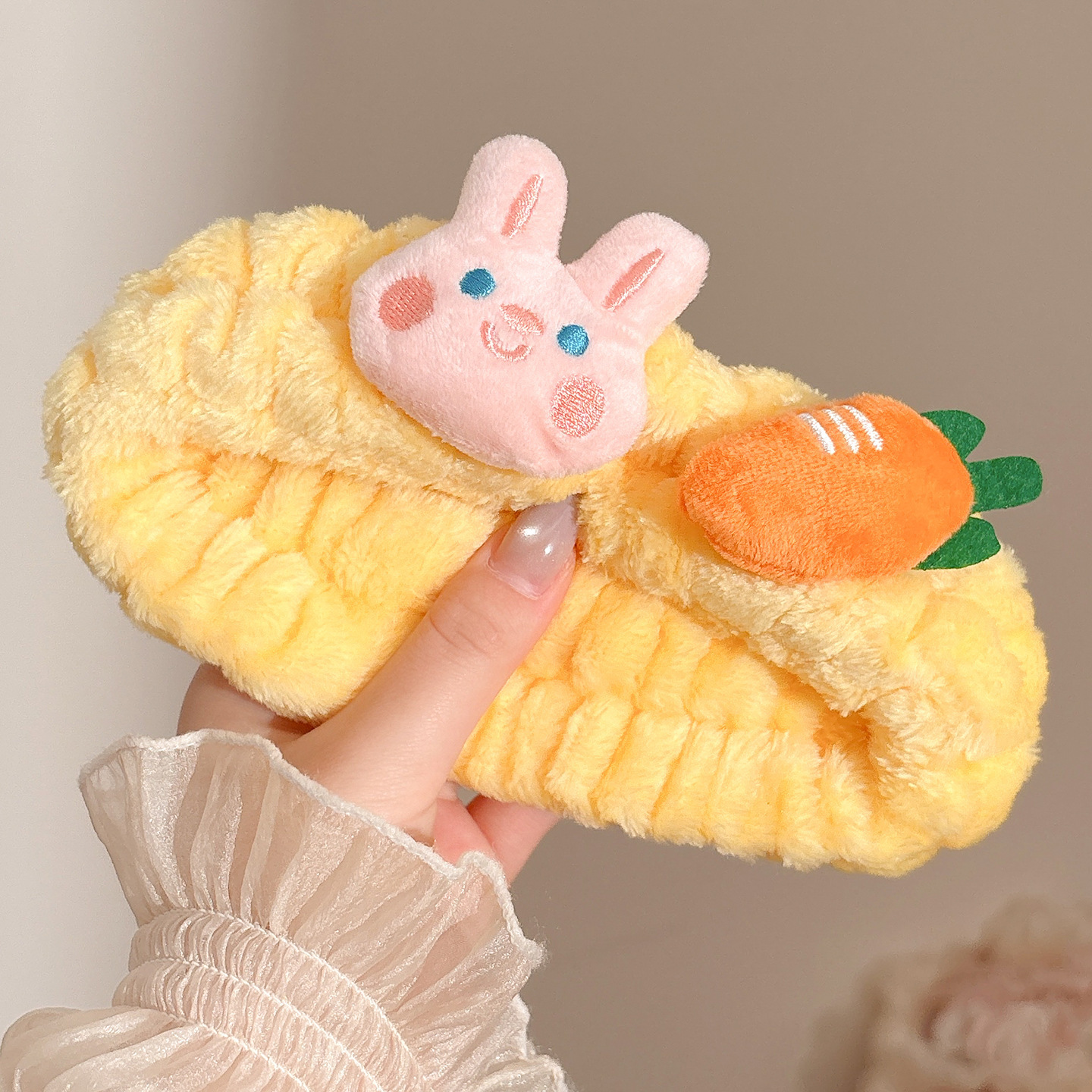 2 conejo de rábano amarillo (unos 19 cm)