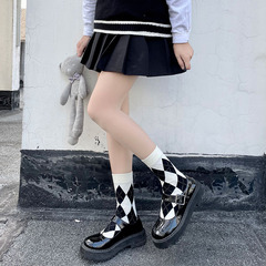 Black and white rhombus plaid socks for women jk mid-calf socks autumn and winter retro college style rhombus calf socks checkerboard socks