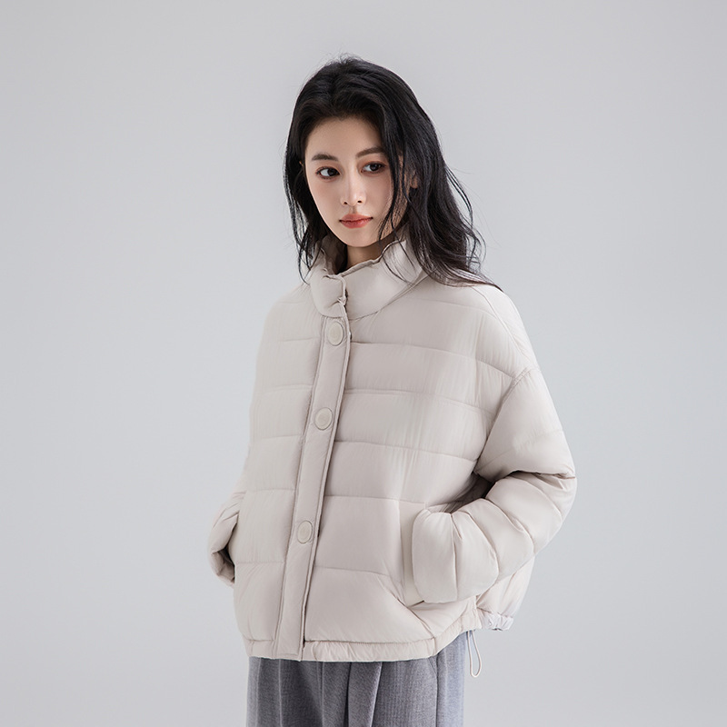 Capa de plumón corta de mujer 2025 ropa de invierno de moda simple de color sólido con una chaqueta caliente de cuello pequeño image 8