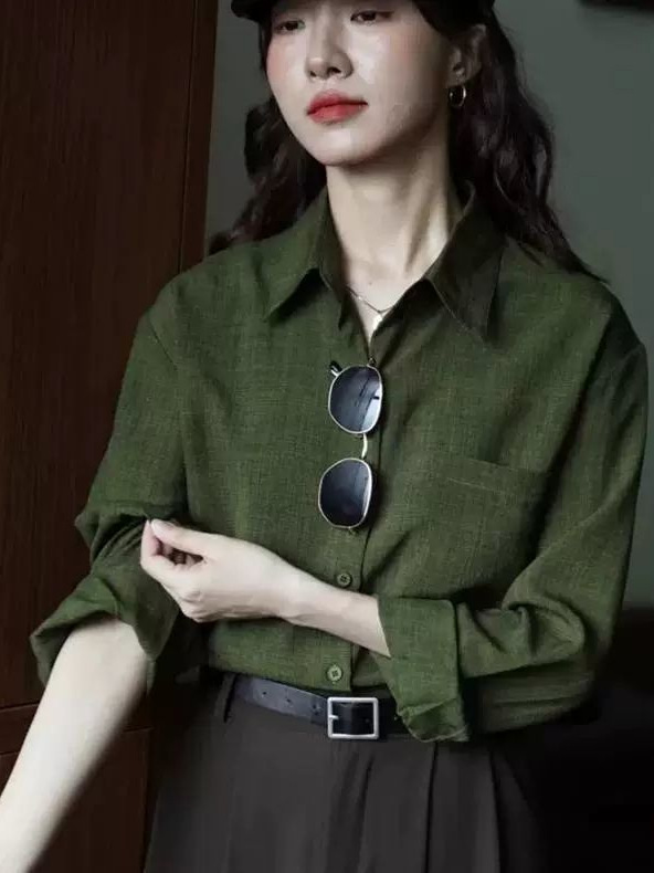 Green retro long-sleeve