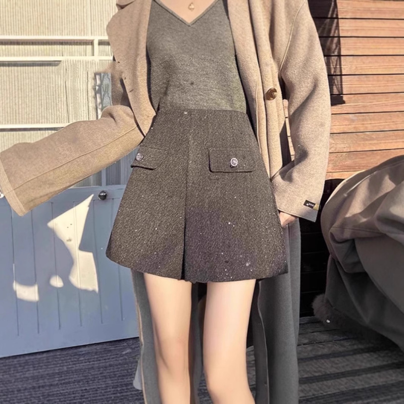 Trendy High Waist Sequin Woolen Wide Leg Shorts Women's Winter 2025 Winter New Fashionable Western Style Joker Boots Pants Trendy High Waist Sequin Woolen Wide Leg Shorts Women's Winter 2025 Winter New Fashionable Western Style Joker Boots Pants