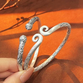 手镯;项链;戒指