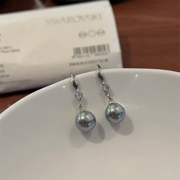Silver-Ear Hook