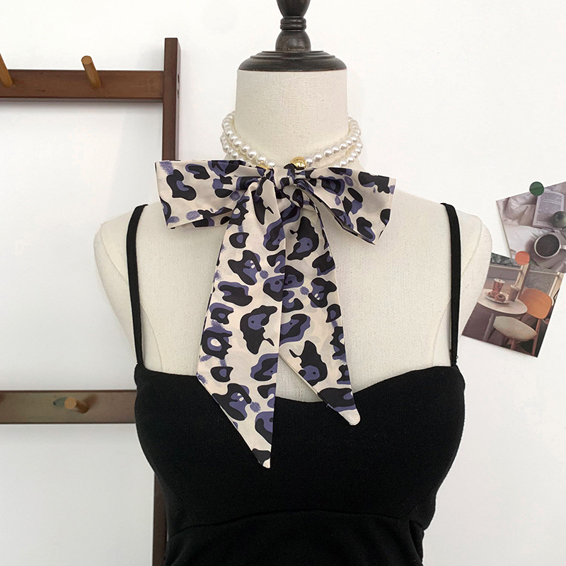 Collar de perlas Pañuelo de seda pequeño de tira larga Sentido de alta calidad Primavera y verano Nuevo estilo Bufanda de todo fósforo Turbante retro Cinta para el cabello