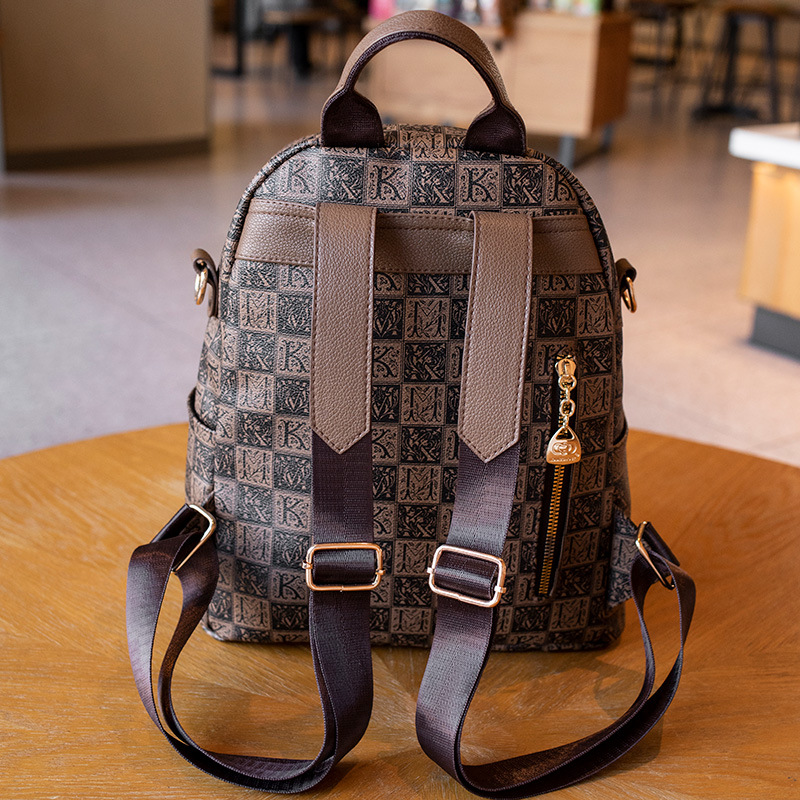 Ins celebridad de Internet mochila femenina 2024 nueva moda salvaje damas mochila de cuero suave mochila de viaje de ocio al aire libre