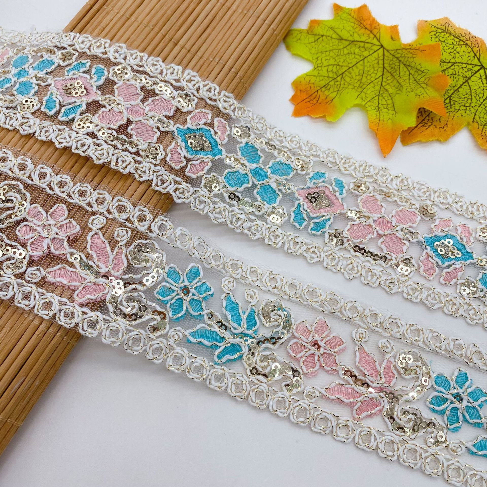 Nuevo estilo étnico bordado hueso de coche lentejuelas encaje retro fondo de malla hilo de algodón hilo accesorios de ropa encaje