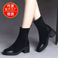 粗跟圆头绒面拼接马丁靴加绒显瘦皮靴女鞋2025秋季新款百搭时装靴