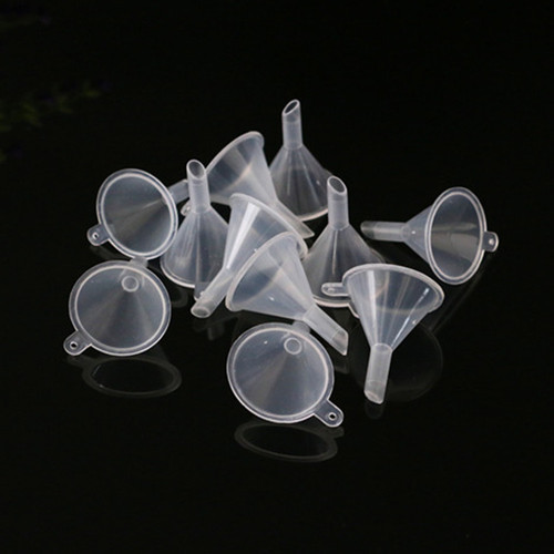 Mini plastic small funnel transparent triangle funnel cosmetics perfume eyeliner essential oil dispensing tool factory