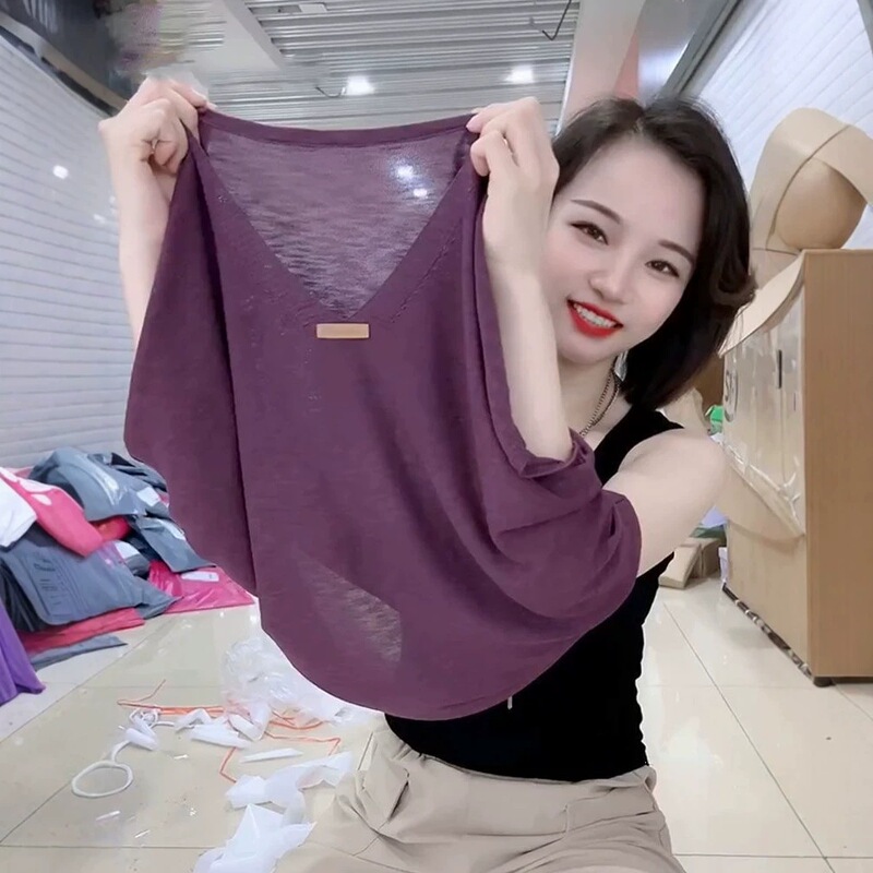European-style lightweight V-neck ice silk linen short-sleeve T-shirt for women, new summer knitwear, loose cotton-linen top, trendy European-style lightweight V-neck ice silk linen short-sleeve T-shirt for women, new summer knitwear, loose cotton-linen top, trendy