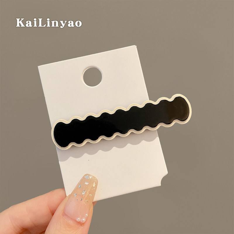 Blanco y negro simple clip para el cabello de mujeres ins estilo nicho sentido de diseño de una palabra clip para el cabello de la frente de cabello fruncado joyería clip para el cabello