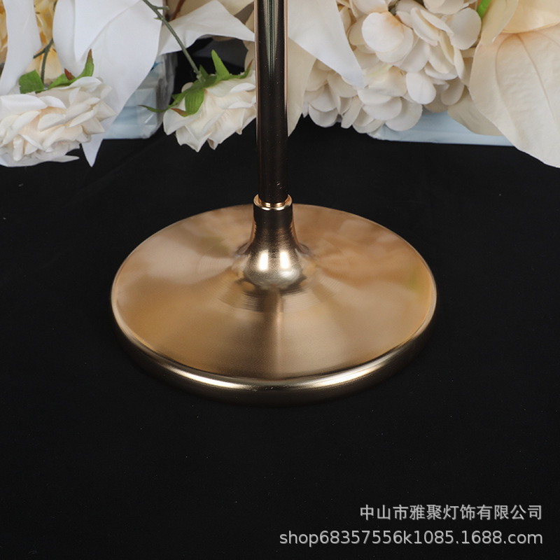 Boda de hierro exquisito candelabro romántico candelabro decoración Europea hogar vela cena props Hotel Mesa vela