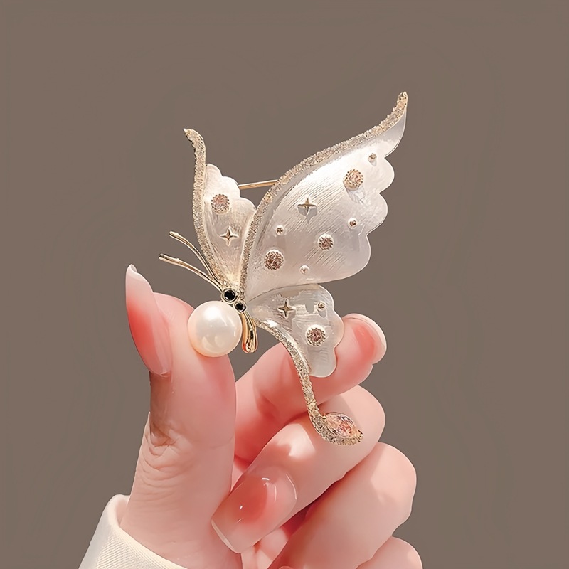High-end fashion butterfly brooch women's antique exquisite high-end insect corsage coat coat pin cross-border accessories