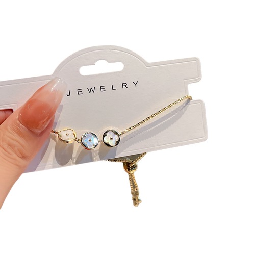 Natural Pearl Mother-of-Pearl Flower Bracelet  Exquisite Small Rose Rope Bracelet Unique Instagram Style Party Daily Accessory