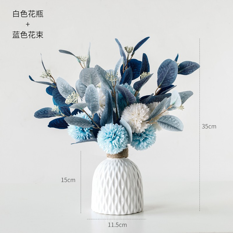 흰 꽃병 푸른 탁구 국화 꽃다발