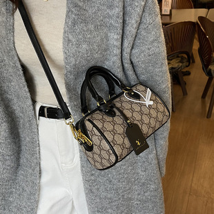 �߼��а���Ů2026�¿��p�ݏ͹����Შʿ�D���r�аٴ�μ�б���