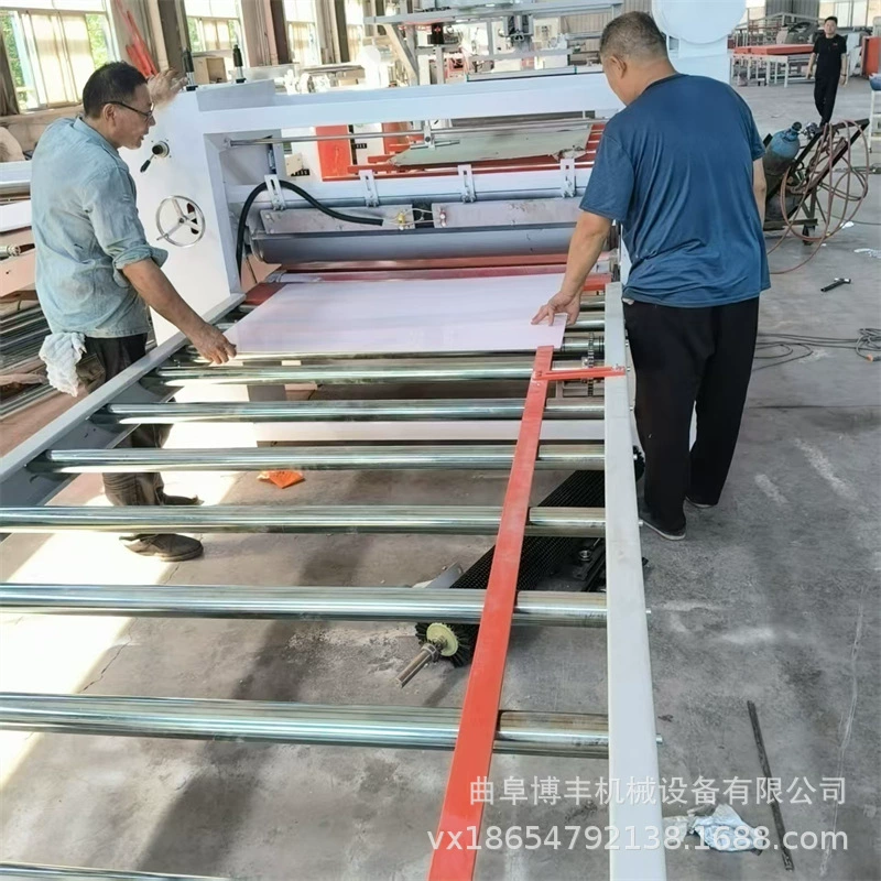 Машина для облицовки плитой для плитки, машина для производства панелей для скалолазания из стекловолокна, машина для производства композитных материалов из оцинкованной стали, машина для плоского ламинирования горячим клеем