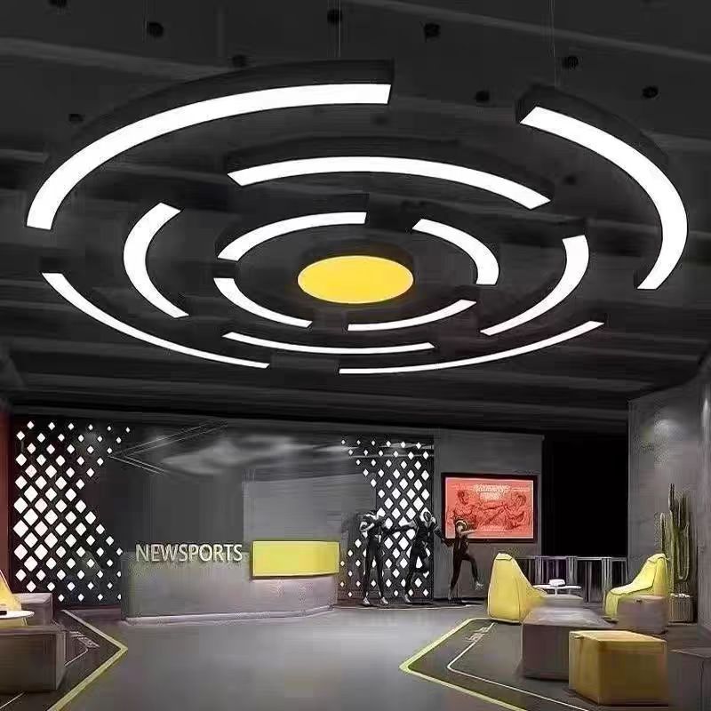 LED oficina centro comercial gimnasio lámpara de modelado semicircular lámpara de oficina de arco sala de baile industrial lámpara de viento personalizada