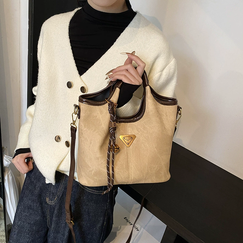 Universal shoulder bag, demi-season capacious one-shoulder bag, high-quality style