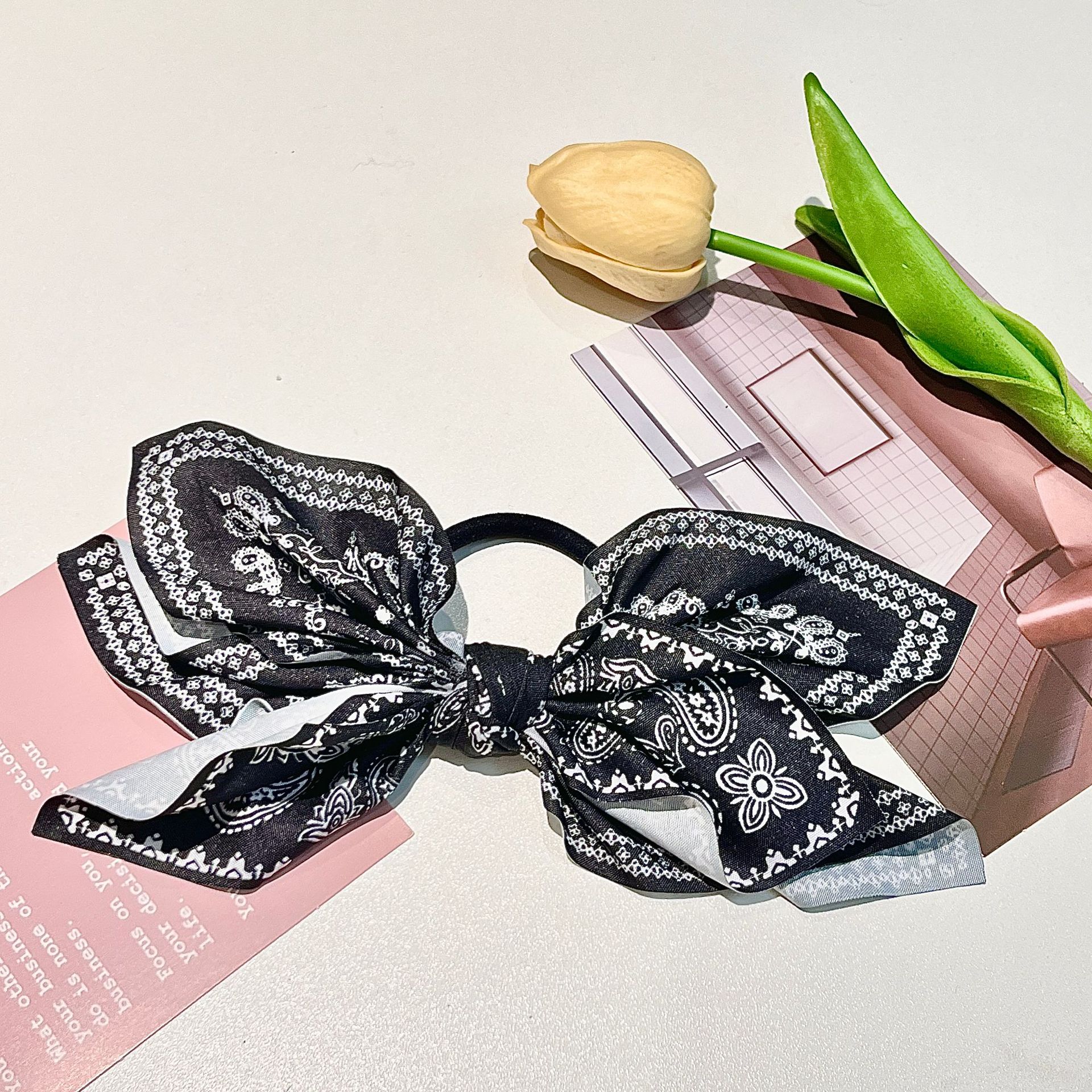 블랙 캐슈넛 프린트 머리끈