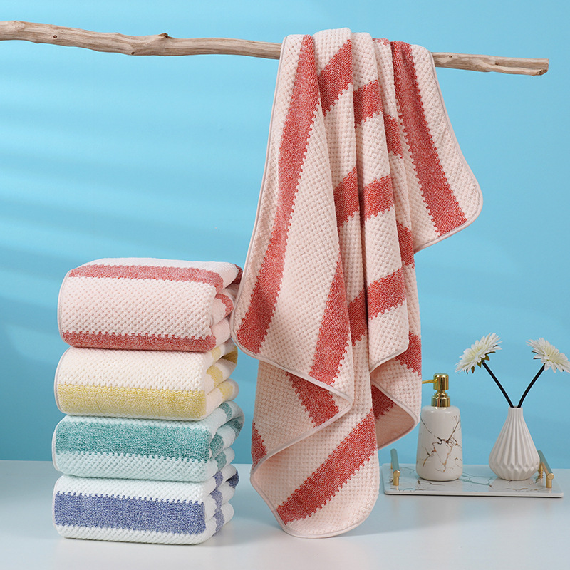 New coral velvet bath towel with increased size and thickness, highly absorbent and non shedding beach towel for couples, home use shower towel, factory direct sale