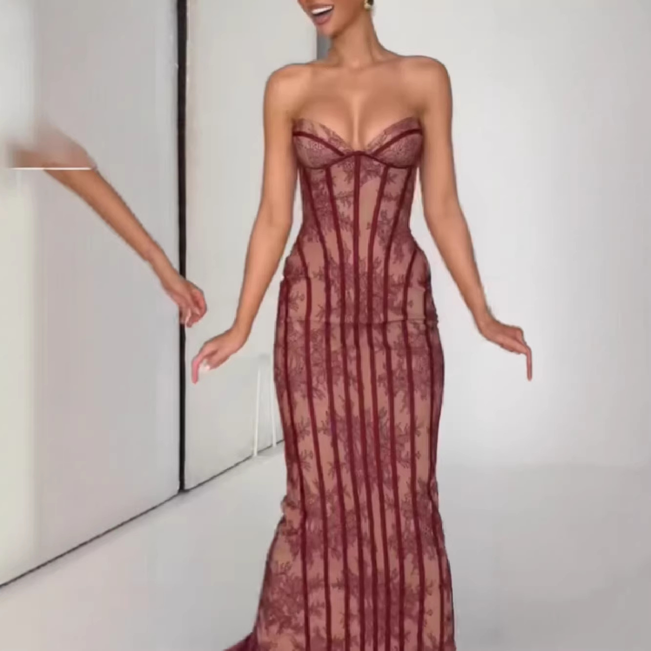Sexy Lace Tube Top Bodycon Slimming Dress New Women Dress For Beach Party Hottie Style Clothing_ecoleips.com