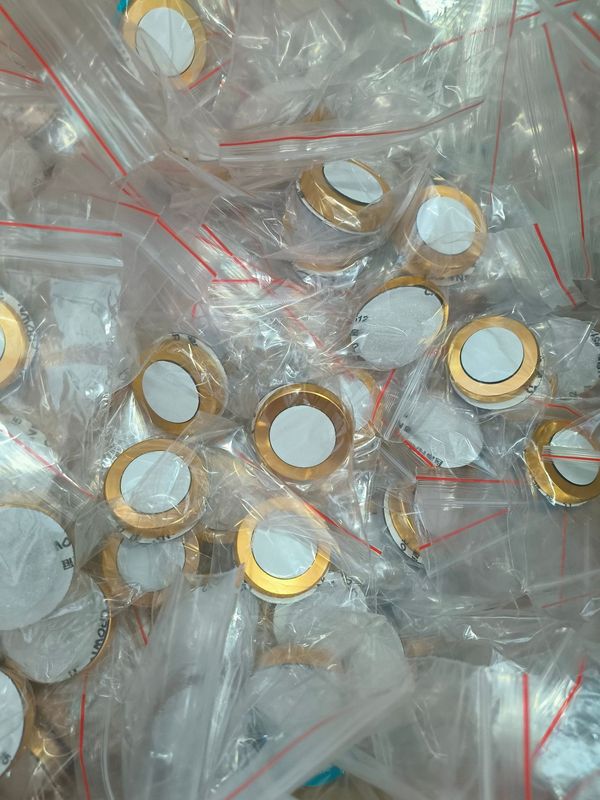 ミニ万能ステッカー自動車ナビゲーション計器台吹出口合金車載磁石磁気吸引ブラケット家庭用自由貼り|undefined