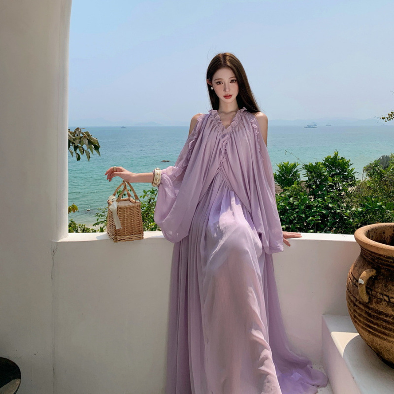 Travel Photography, French Resort Style, New Summer Style, Gentle and Fairy-Like Off-The-Shoulder Long Dress Travel Photography, French Resort Style, New Summer Style, Gentle and Fairy-Like Off-The-Shoulder Long Dress
