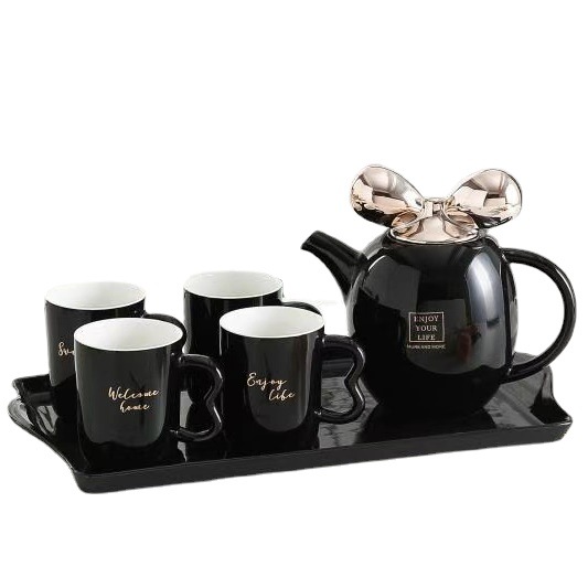 Traje de hervidor de estilo nórdico personalizado Taza de combinación de botella de agua fría de cerámica personalizada Taza de café chapada en oro con bandeja Taza