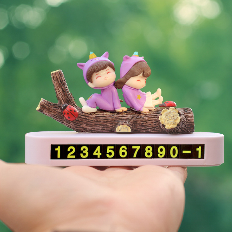 Coche pareja muñeca decoración placa de estacionamiento automóvil estacionamiento temporal placa de número de teléfono de automóvil móvil celebridad de Internet dibujos animados mujer