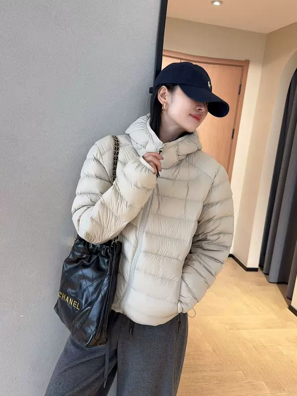 Кожух из пуха White Goose 5000+95 от WTHEONE, белый утки пух трехслойный, легкий и тонкий, утепленная куртка с капюшоном для женщин, зима 2025