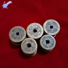 アンティーク加工の真鍮製五帝のお金、3つの大きなお金と2つの小さな貴重品、手作りの銅製のお金、五帝のお金、真鍮製の真鍮のお金