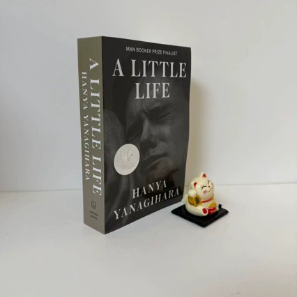 Книга A Little Life (Hanya Yanagihara) — английское издание, мягкая обложка, финалист Man Booker