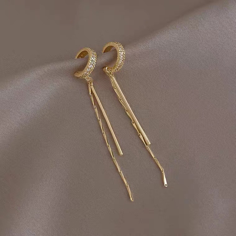 Pendientes montados en la oreja borla sin orejas de Mujer simple elegante pendientes de celebridades de Internet clip de hueso de oreja personalizado de alto grado integrado