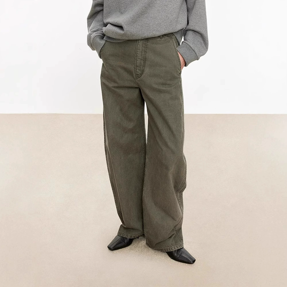 Минималистичные винтажные прямые брюки весны 2025 года с эффектом выстиранности и потертостей, повседневные джинсы с высокой талией и дугообразным кроем для женщин.