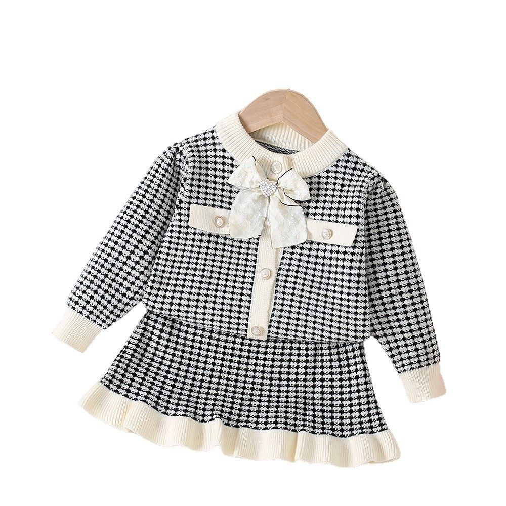 Costume jupe en dentelle avec nœud noir / 90cm