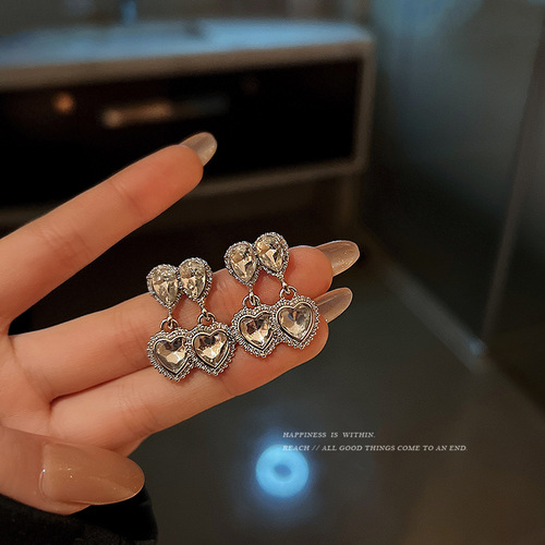 Zhao Lusi Style Double Heart Diamond Stud Earrings for Women Instagram Style High-End Elegance and Personality Earrings for Influencers Retro Ear Accessories