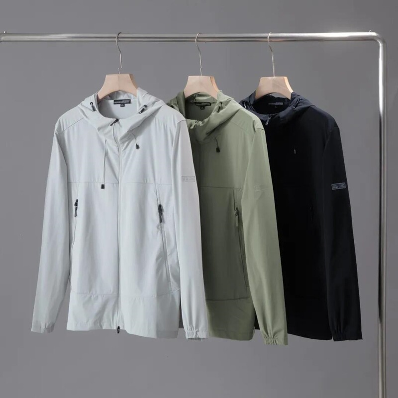 Professional Outdoor Skin Jacket with Hood That Combines Coolness/Breathability/Windproofness/Waterproofness/Sun Protection in One Package 12121 Professional Outdoor Skin Jacket with Hood That Combines Coolness/Breathability/Windproofness/Waterproofness/Sun Protection in One Package 12121
