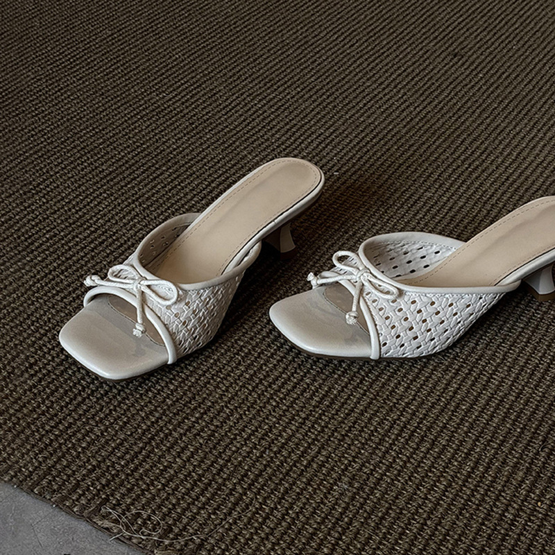 Resort Style Woven Hollow Sandals for Women, Versatile Bow-Knot Flip-Flops, Open-Toe Square-Toe High Heels for Summer Resort Style Woven Hollow Sandals for Women, Versatile Bow-Knot Flip-Flops, Open-Toe Square-Toe High Heels for Summer