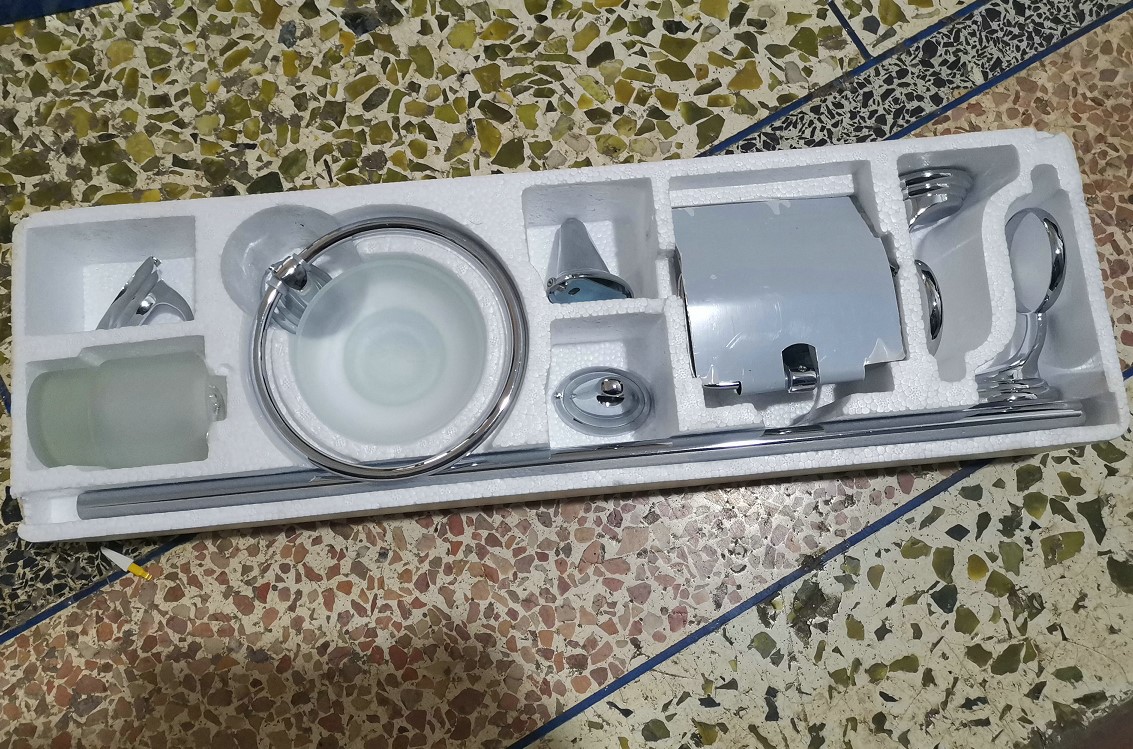Comercio exterior de Amazon hardware de baño de acero inoxidable de seis piezas de baño rack