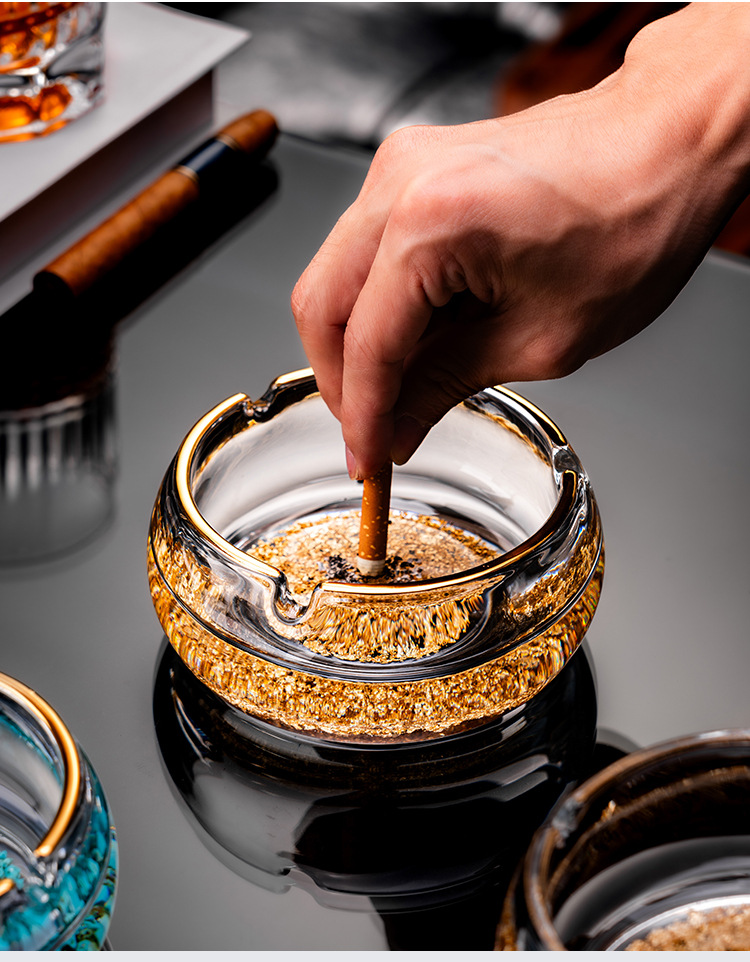 Ashtray Made of Crystal Glass, High-End, Elegant, Light Luxury, Creative, for Home Use, Living Room, Office, Gold Foil Ashtray