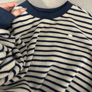 Retro striped round neck sweater for women's bottom shirt in autumn and winter thick loose long-sleeved sweater top