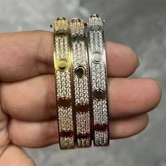 高バージョンV金CNCプロセスカット三列ドリル満天星ブレスレットセイコー版スナップ版満ドリルカップルブレスレット