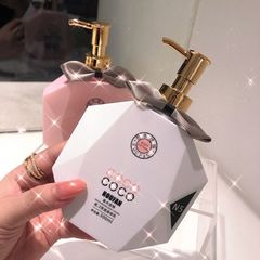 Cocoアロマボディクリーム保湿潤い秋冬補水爽やかボディクリーム女性の香りが持続します。