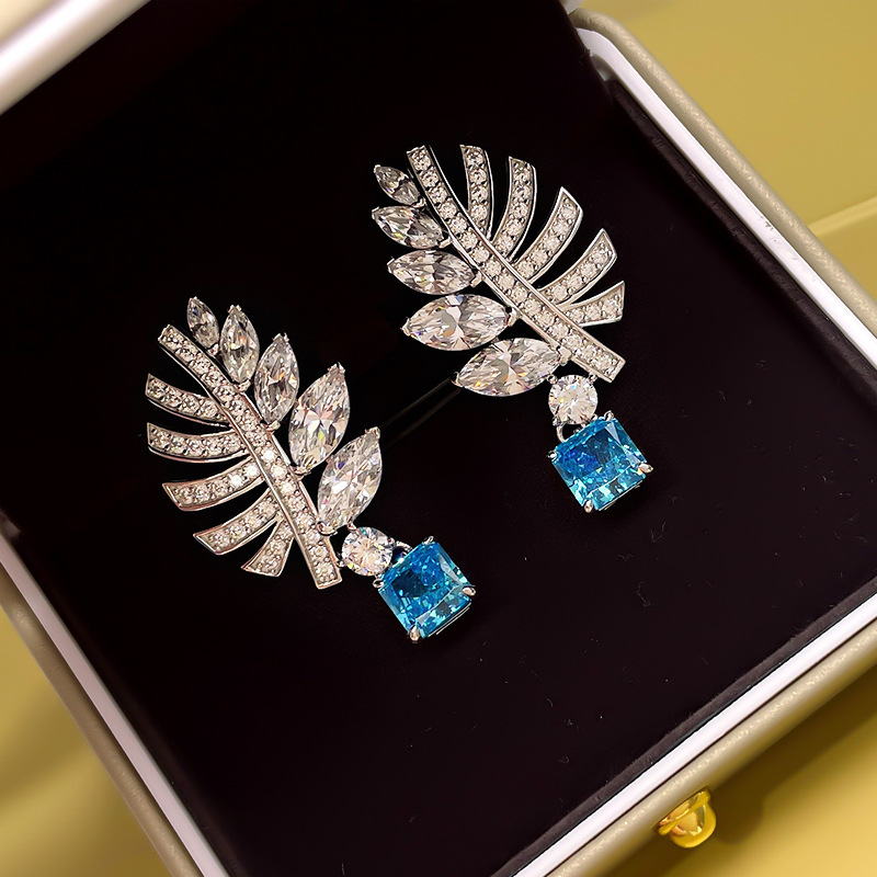 1 Paire Style Ig Brillant Feuilles Placage Incruster Le Cuivre Zircon Boucles D'oreilles display picture 4