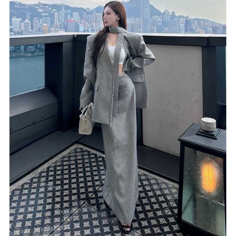 Красивая маленькая одежда Ранняя осень