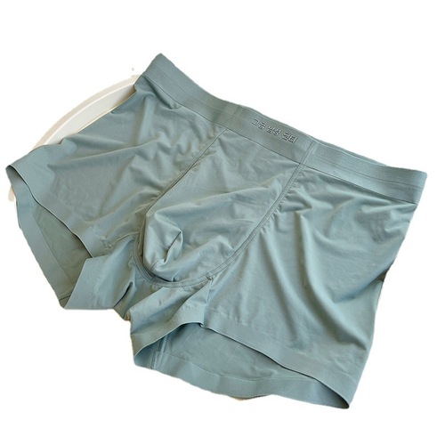 Summer ultra-thin ice silk men's underwear, men's boxer briefs, comfortable and breathable one-piece seamless solid color student boxer briefs