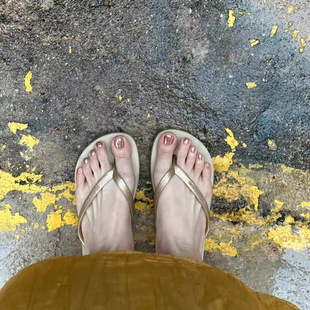 Popular Mirror Gold Toe Nail Polish, No Baking, Non-Tearable, Long-Lasting, Non-Fading, Quick-Drying, Waterproof, Cherry Flash